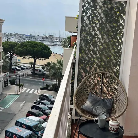 Entre Et Sainte-Maxime