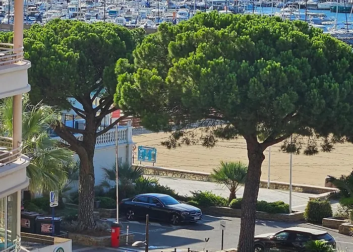 Entre Et Sainte-Maxime